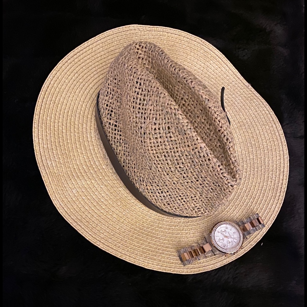 Hat 👒🍃👀☄️